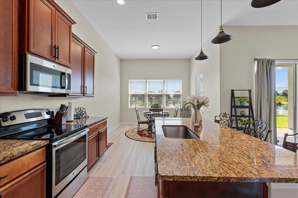 3715 PARADISO CIR