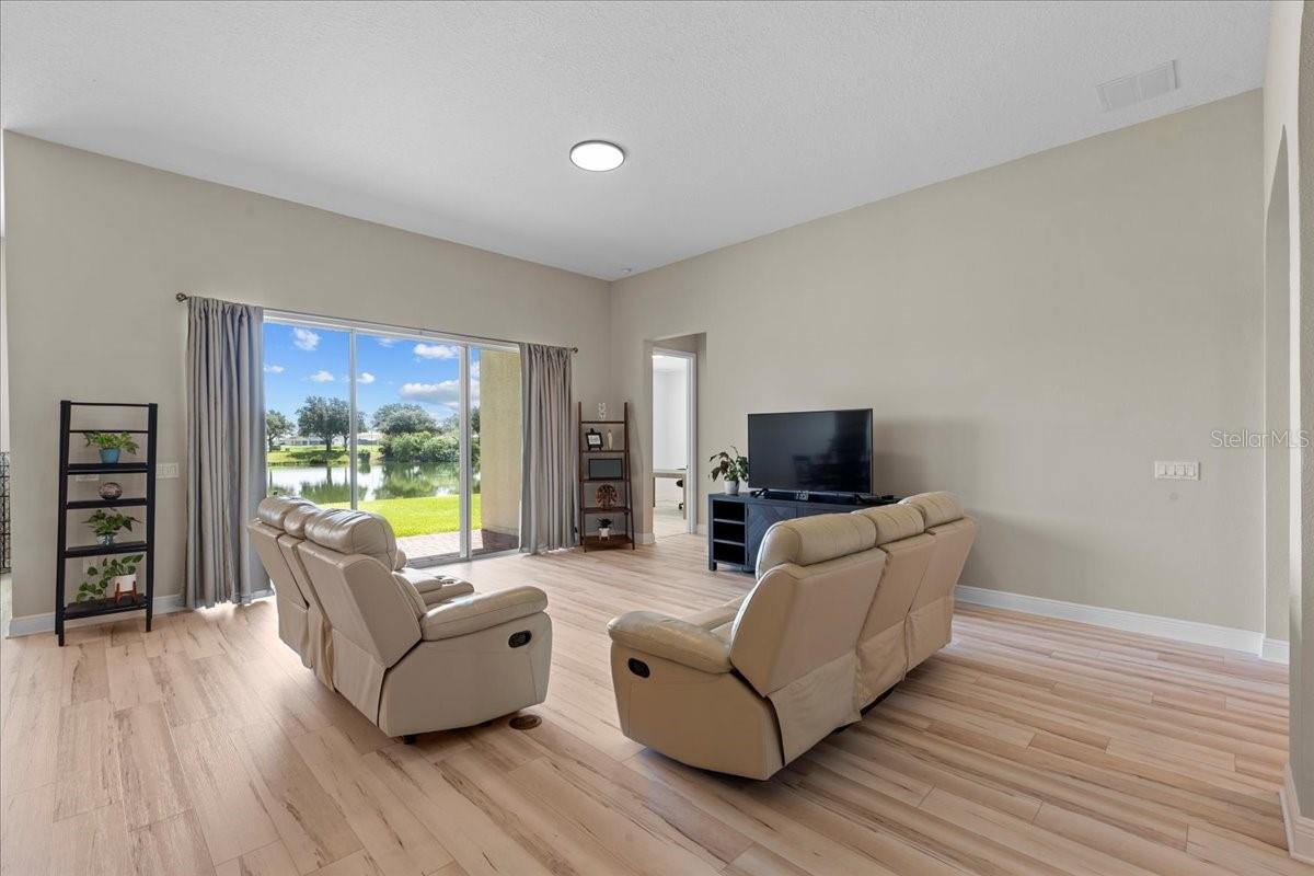 3715 PARADISO CIR
