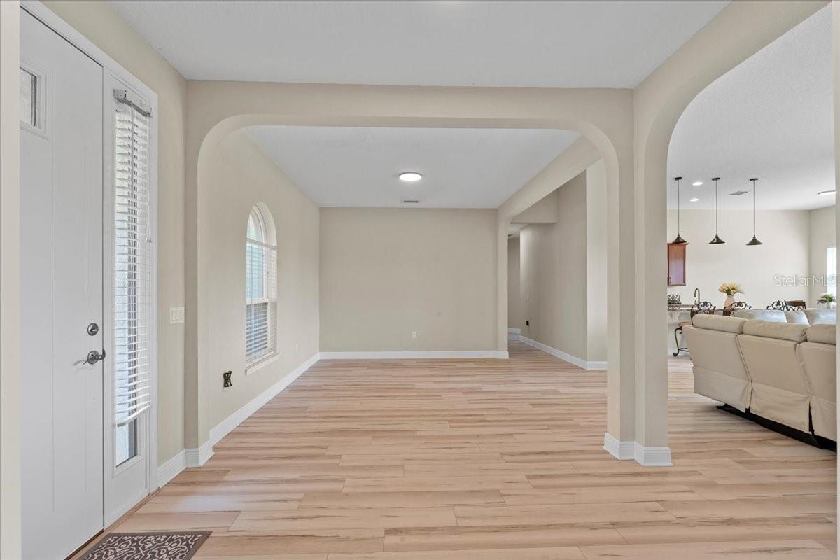 3715 PARADISO CIR