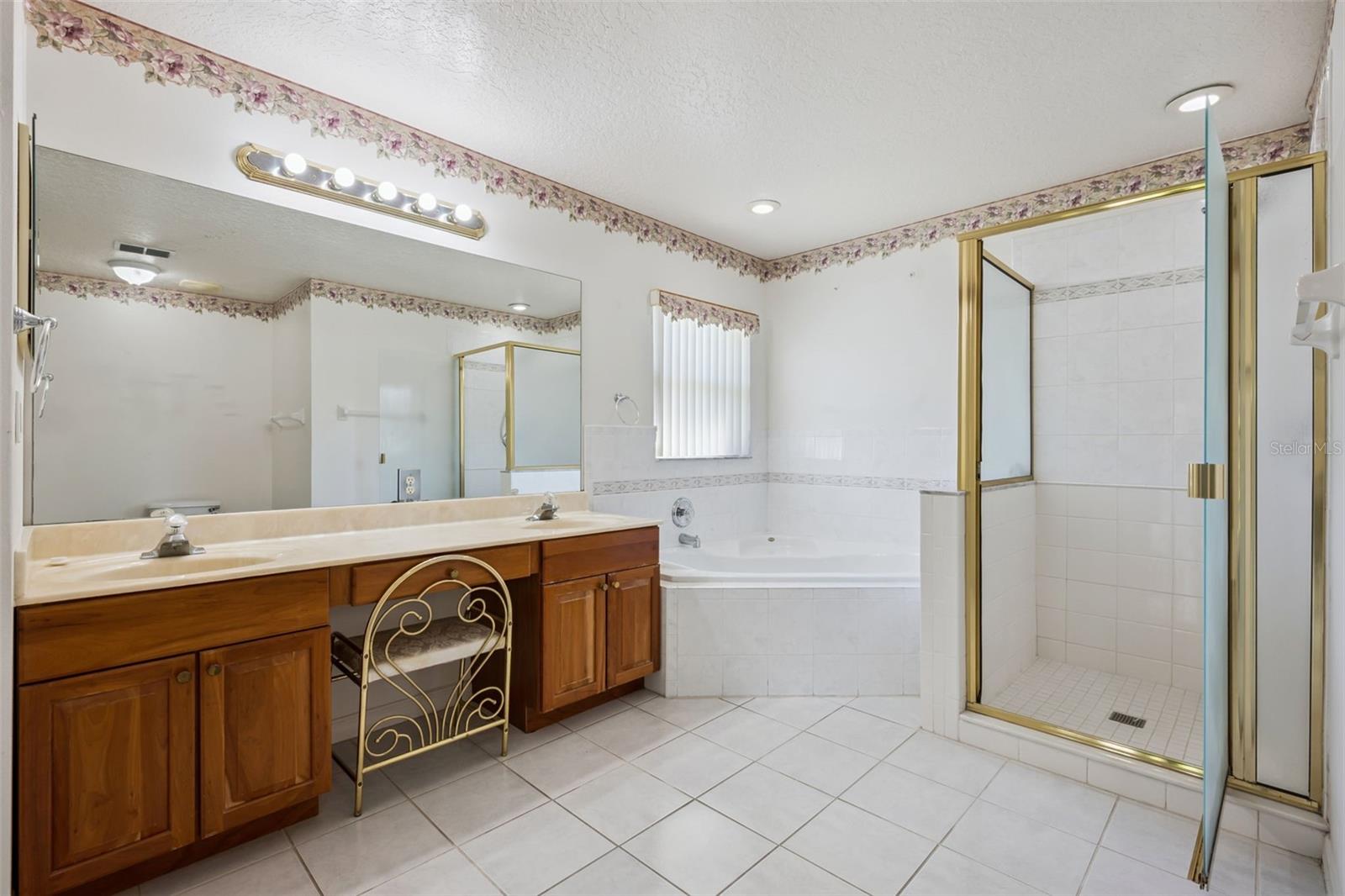 3036 BAY LAUREL CIRCLE SOUTH