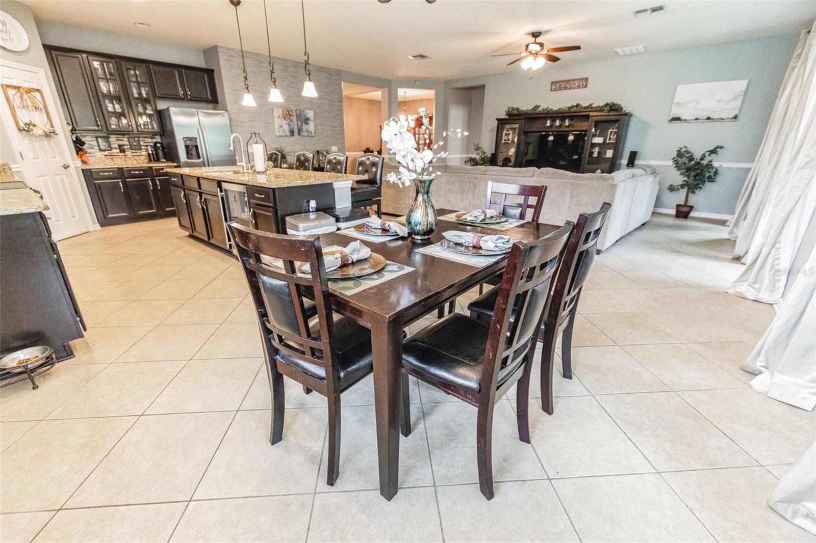 3867 WIND DANCER CIR