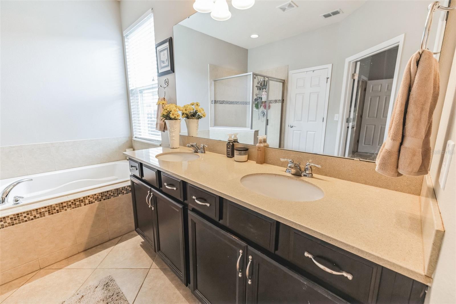 3867 WIND DANCER CIR