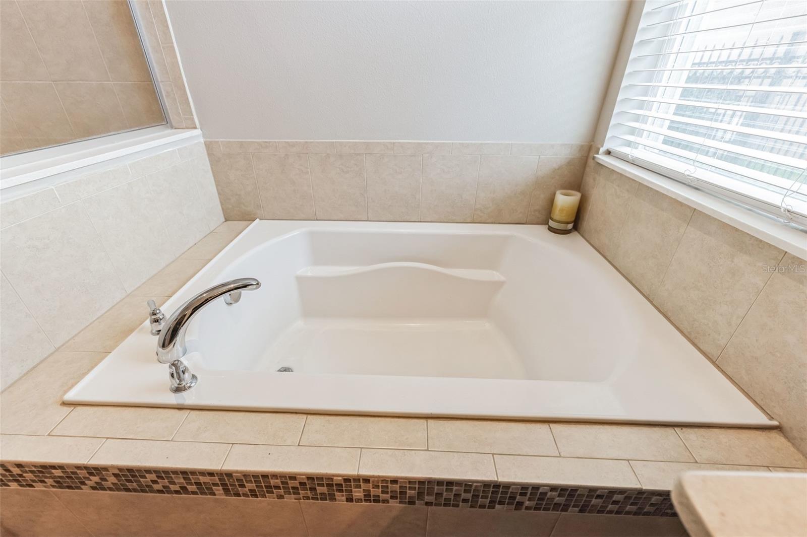 3867 WIND DANCER CIR