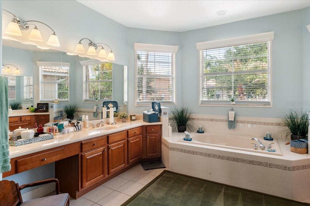 3544 SUNSET ISLE BLVD