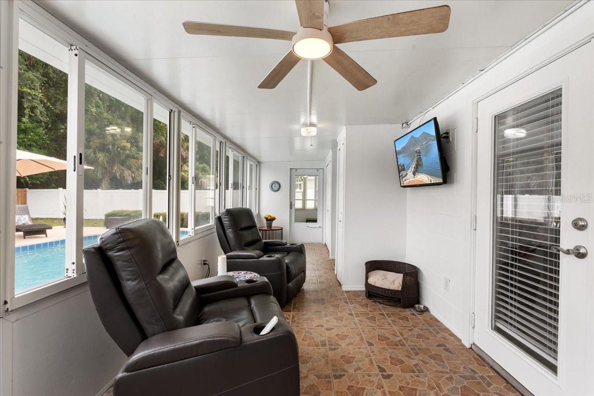 328 PANAMA CIR