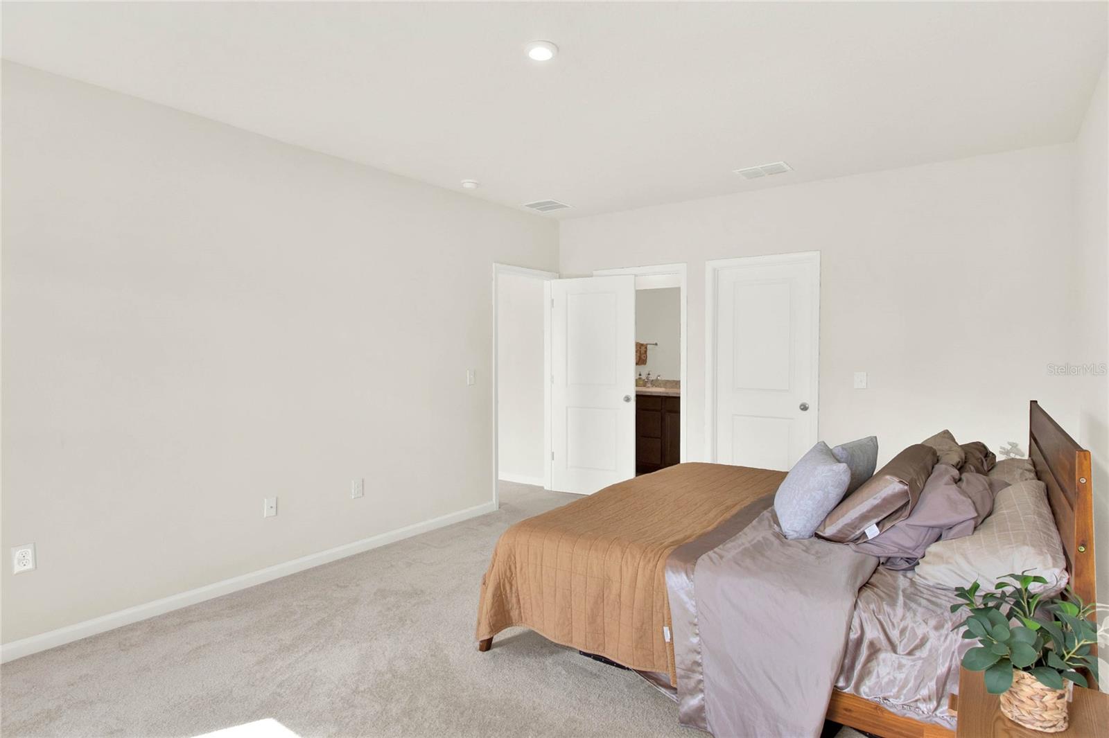 1511 FINNIGAN CIR