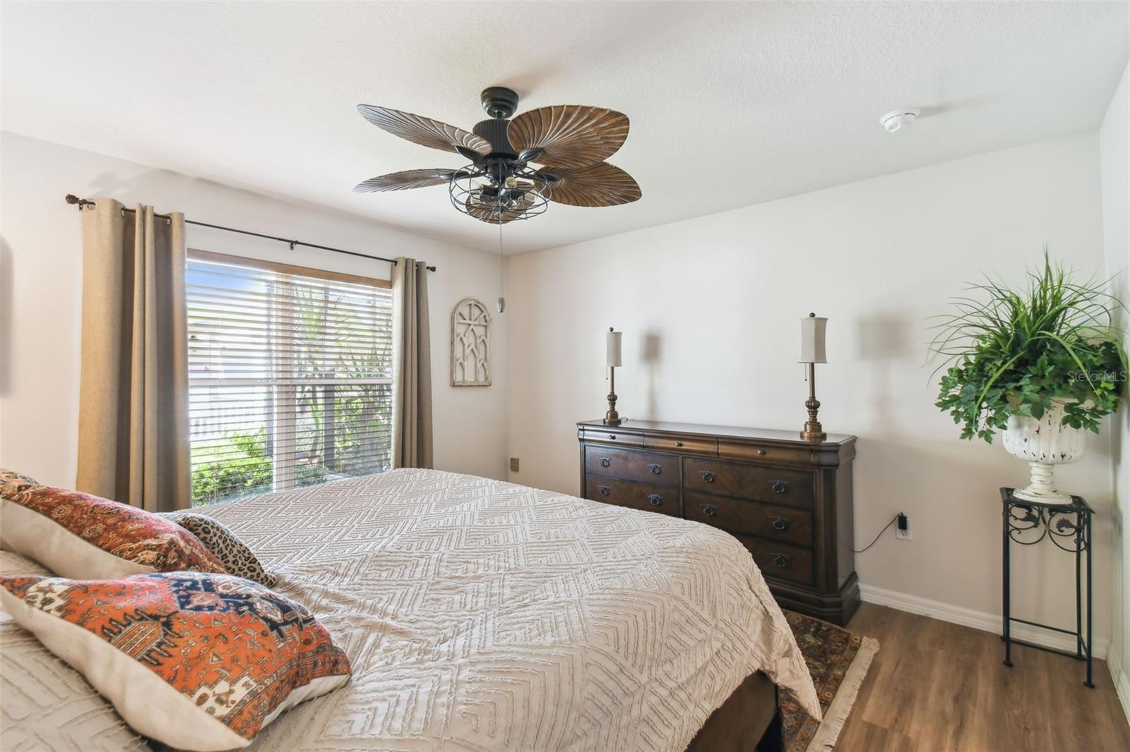 223 BELL TOWER XING W