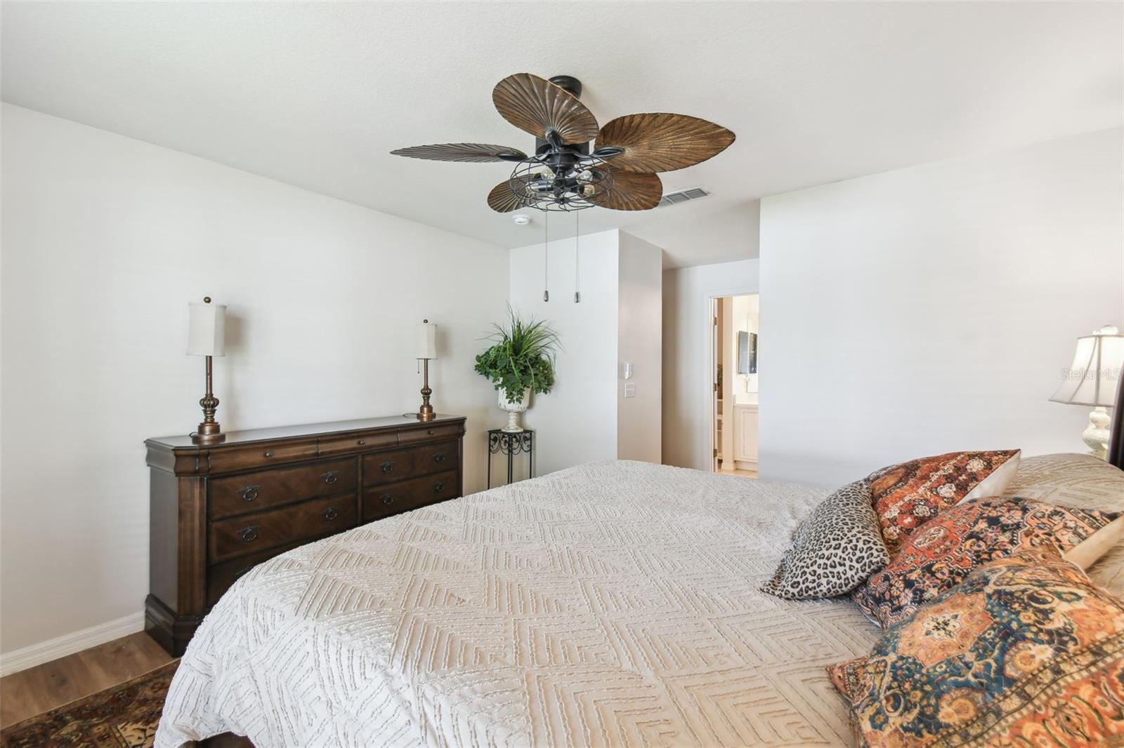 223 BELL TOWER XING W