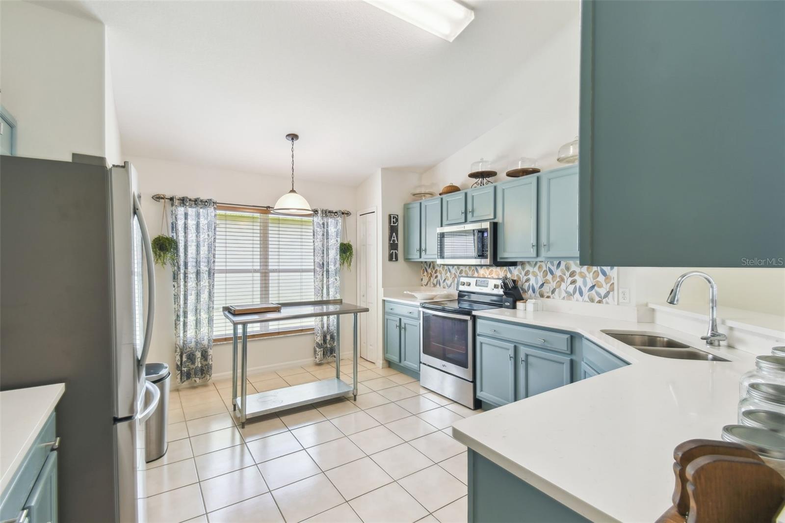 223 BELL TOWER XING W