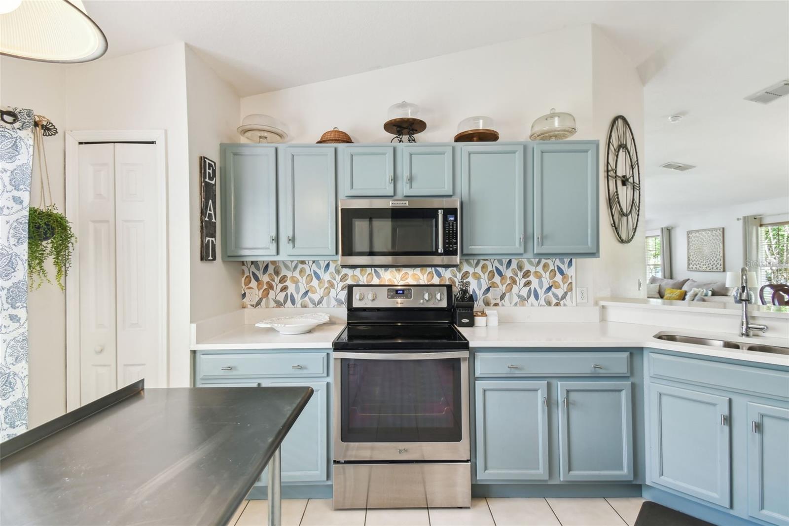 223 BELL TOWER XING W