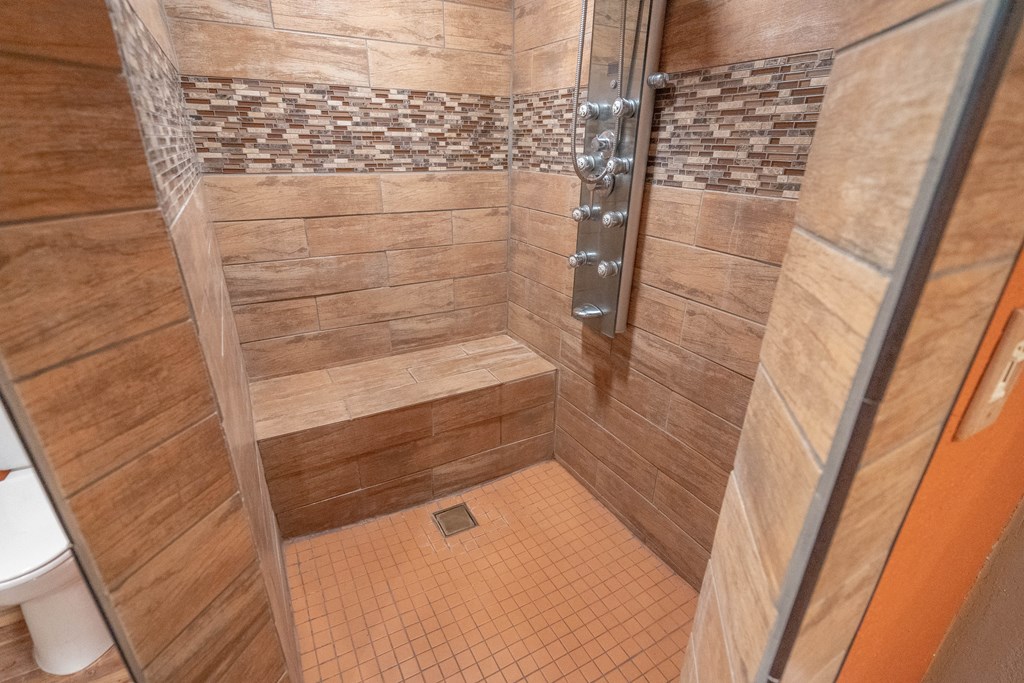 2800 Auburn Dr