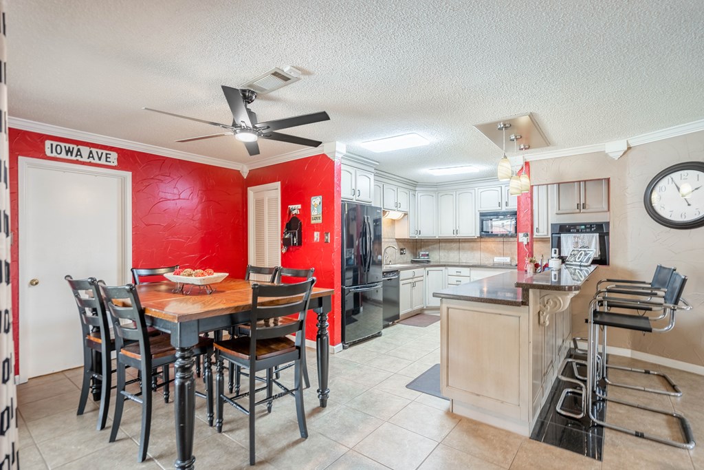 2800 Auburn Dr