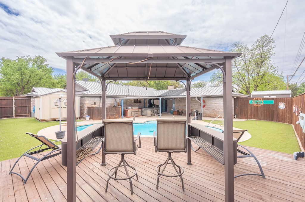 2800 Auburn Dr