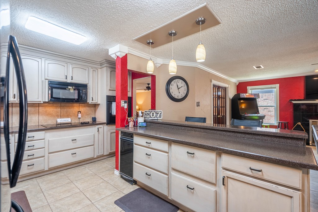2800 Auburn Dr