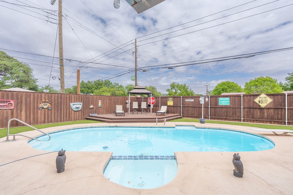2800 Auburn Dr
