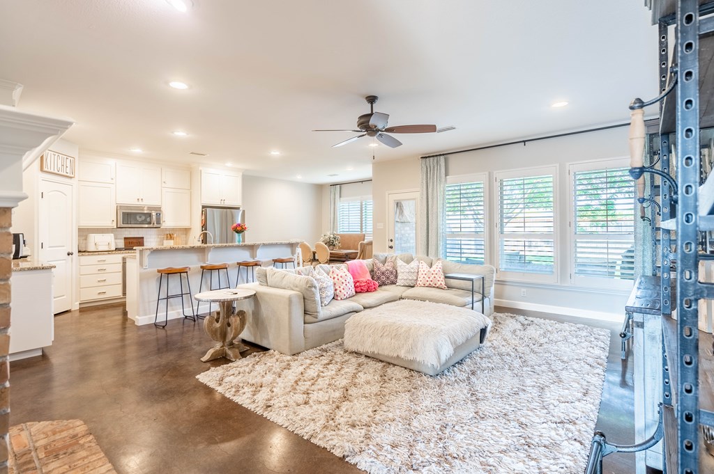 4011 Navasota