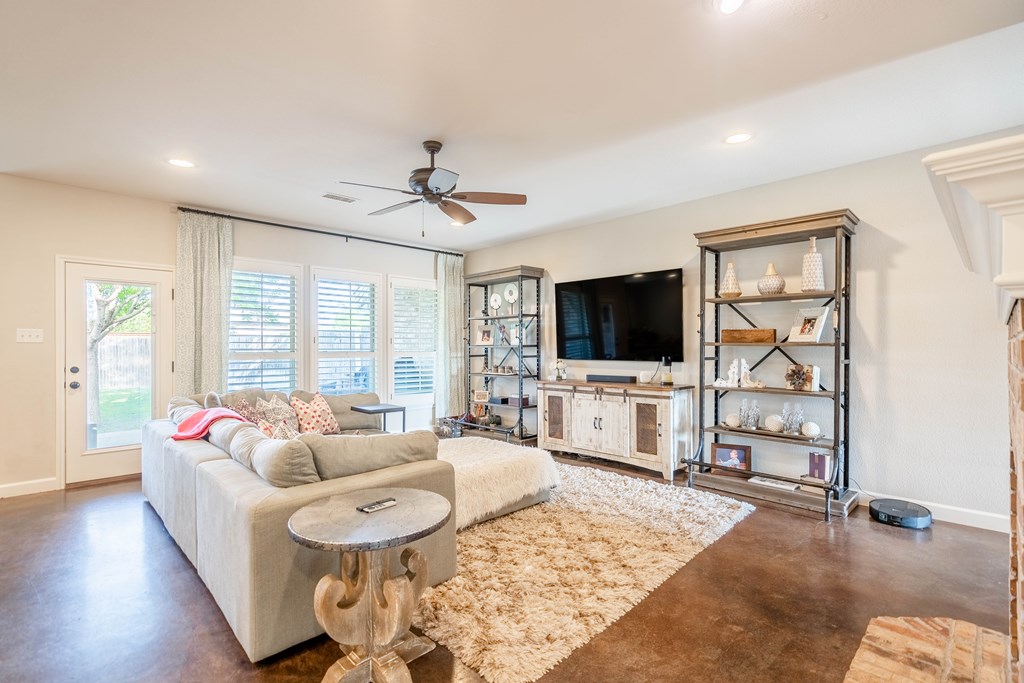4011 Navasota