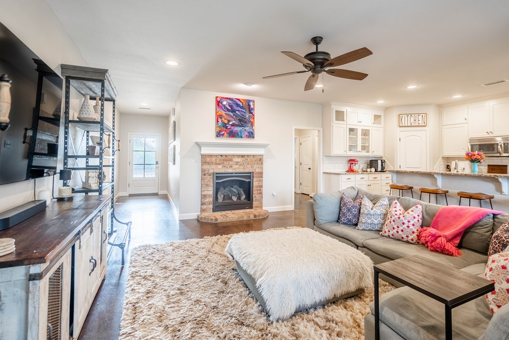 4011 Navasota