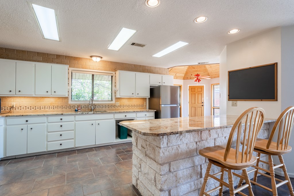 2909 Ann Dr