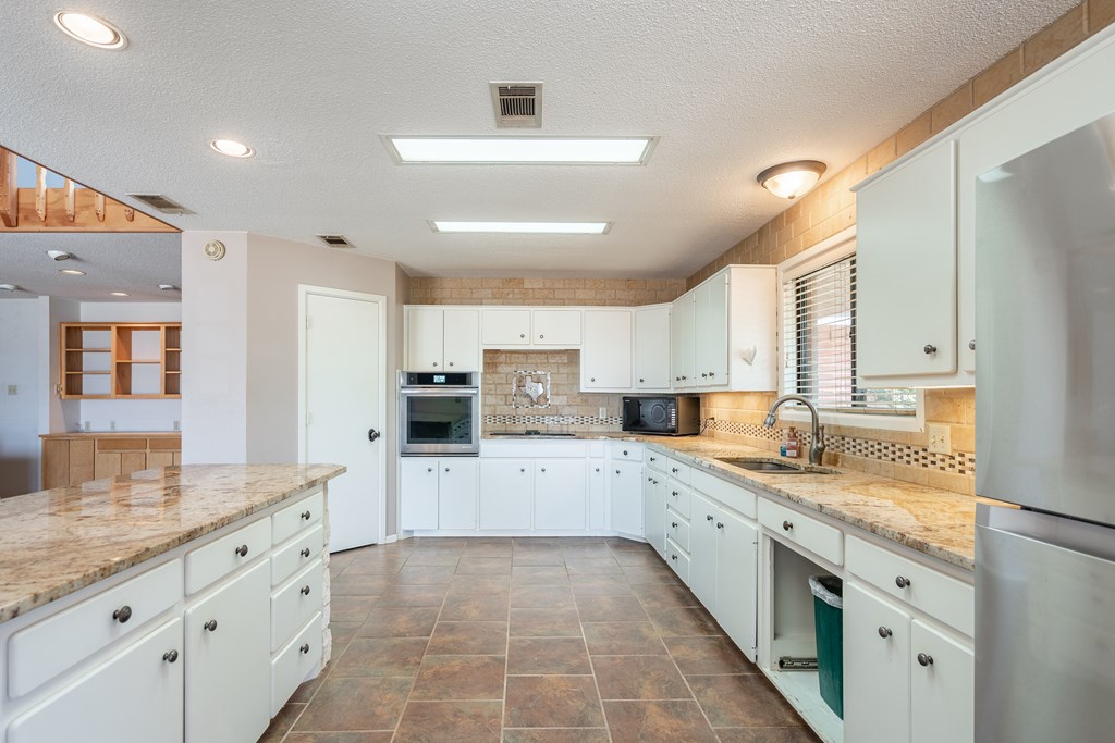 2909 Ann Dr