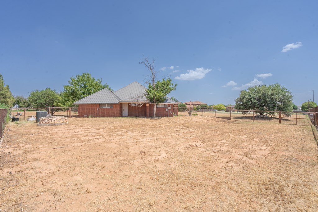2909 Ann Dr
