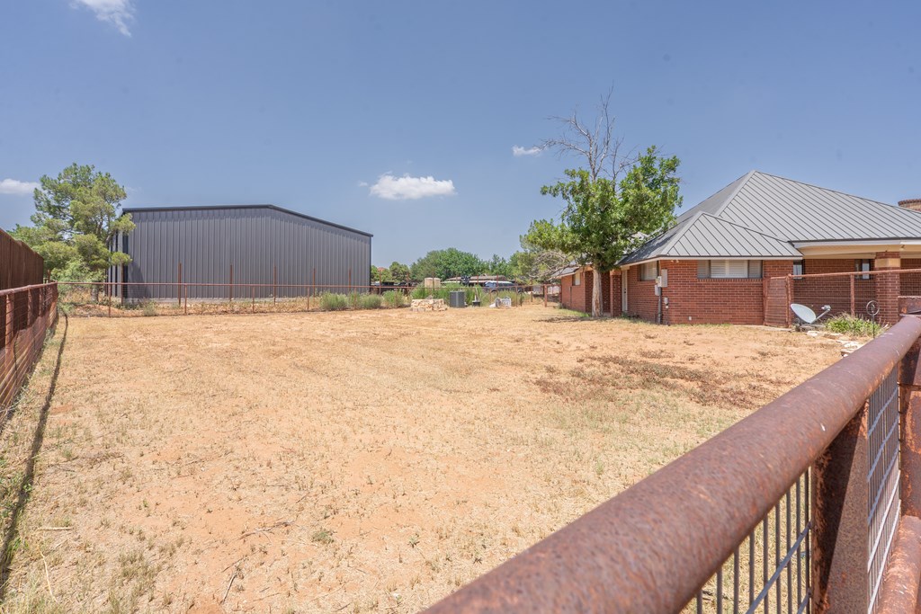 2909 Ann Dr
