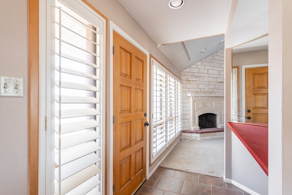 2909 Ann Dr