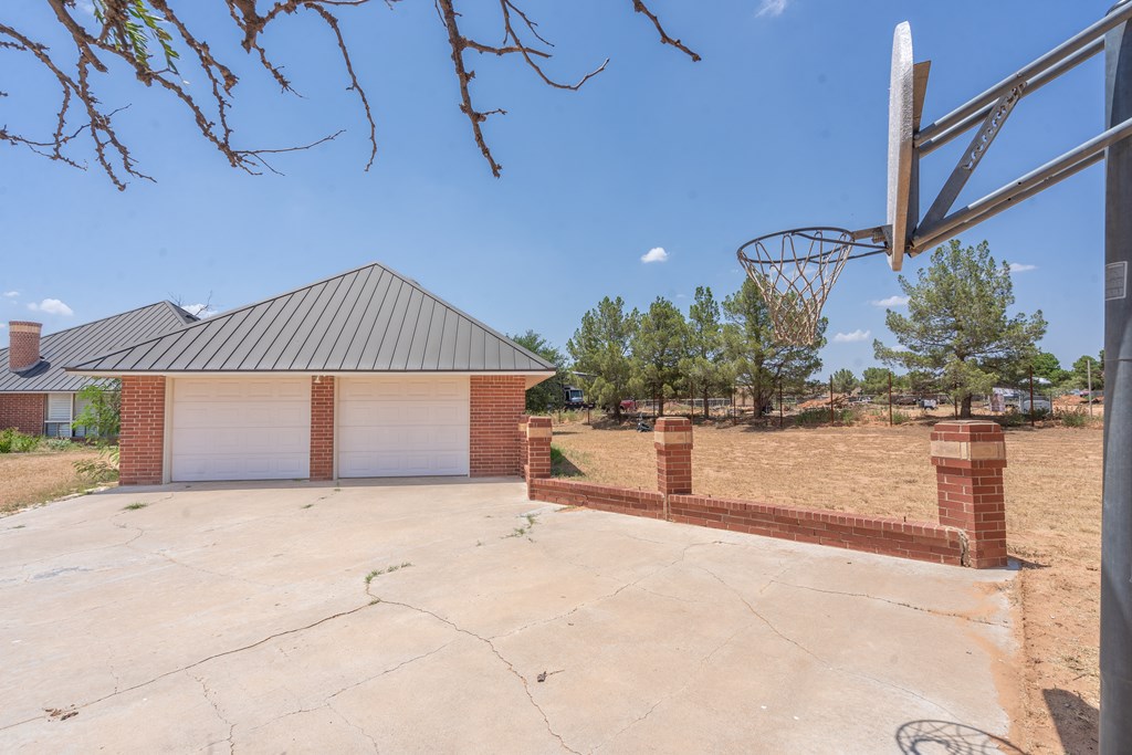 2909 Ann Dr