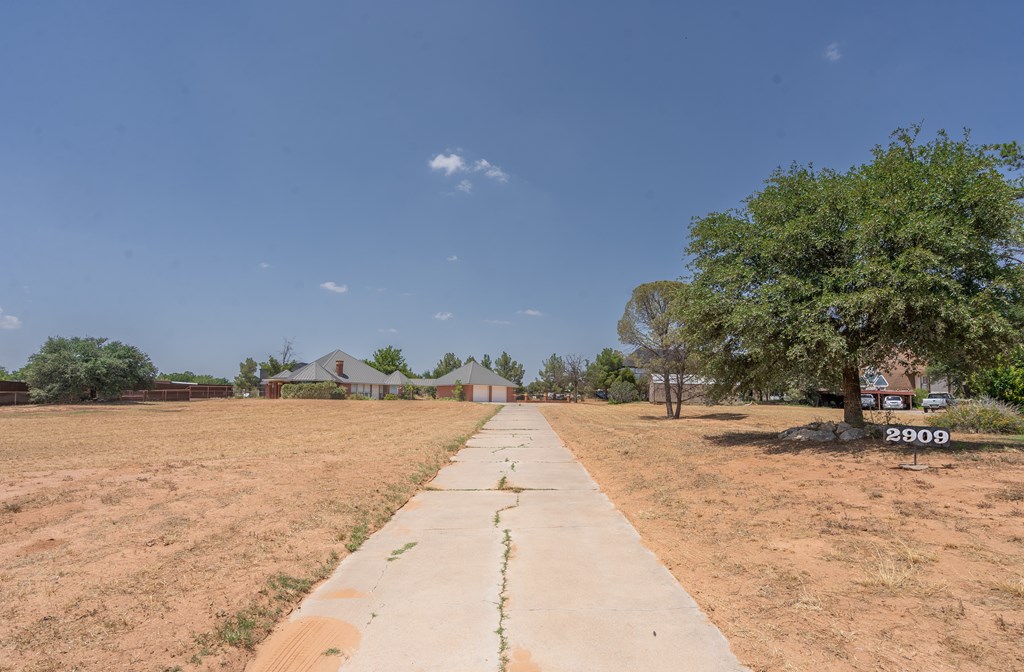 2909 Ann Dr