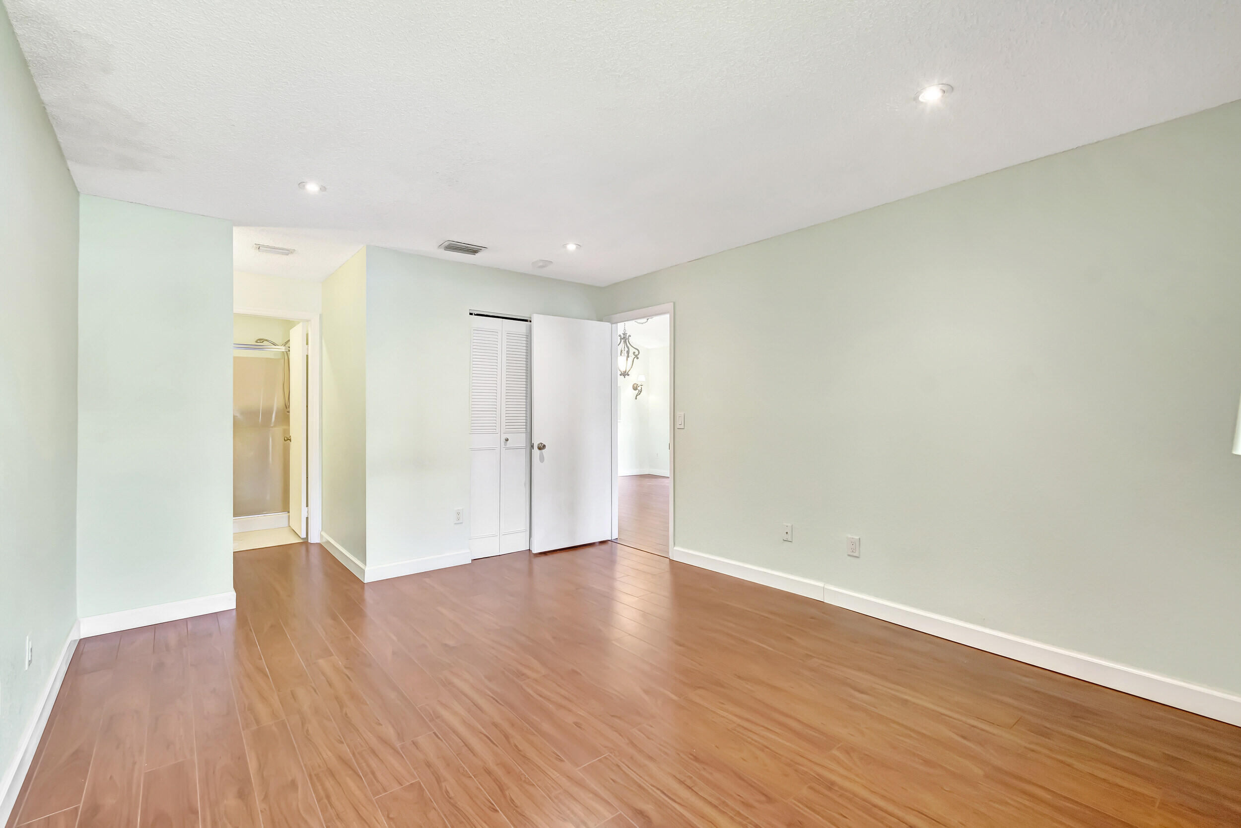 351 Club Circle 207
