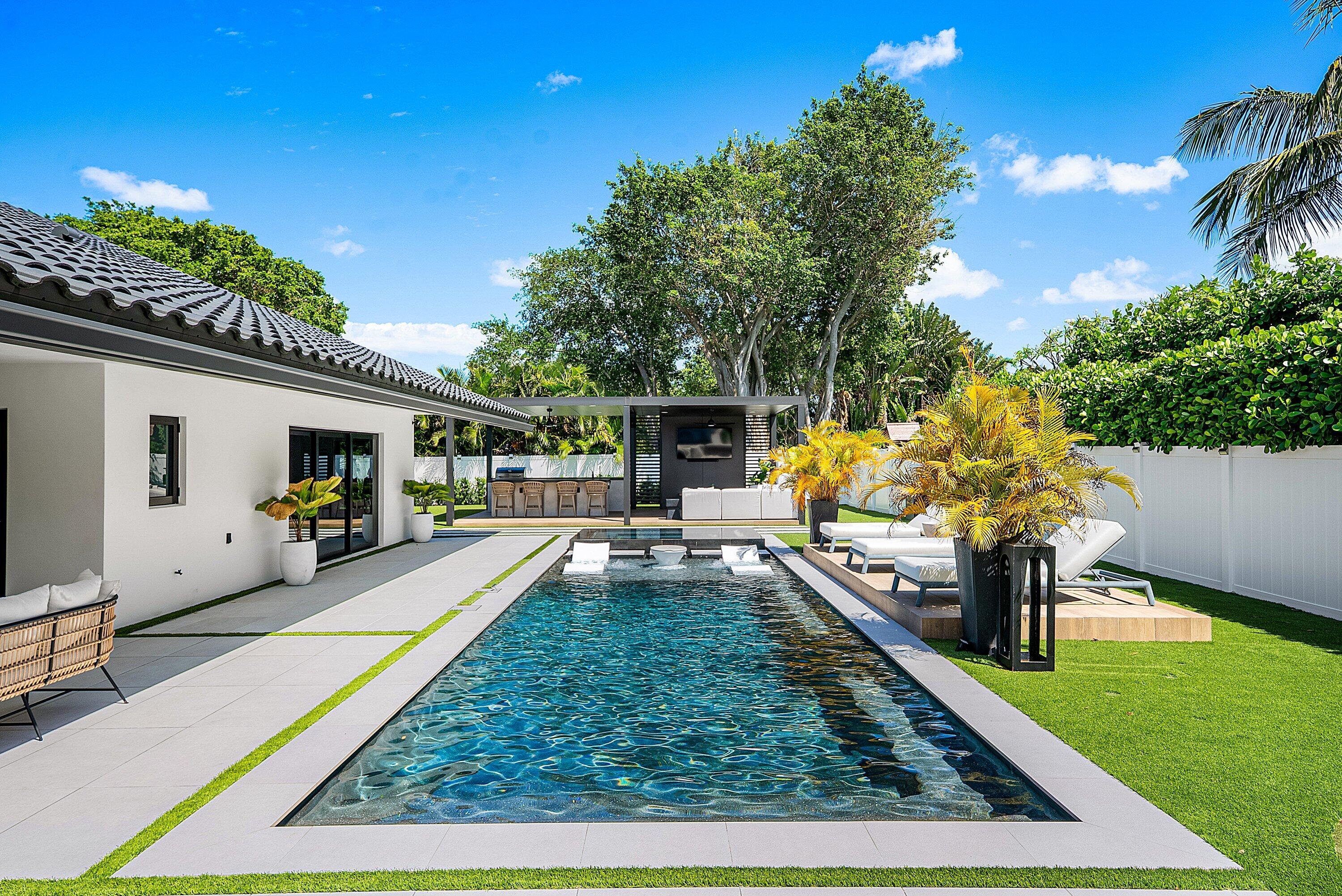 926 SW 35th Court