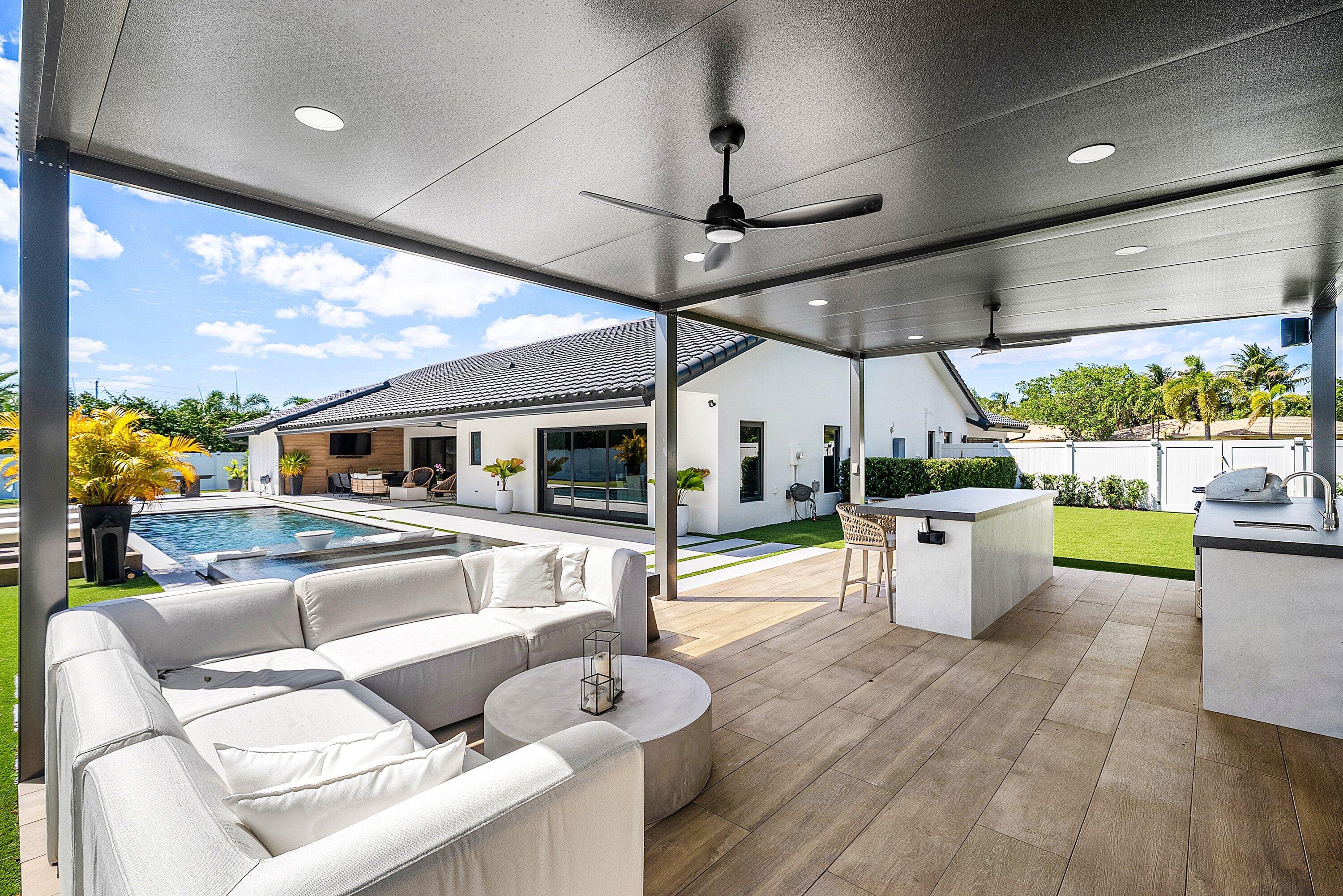 926 SW 35th Court