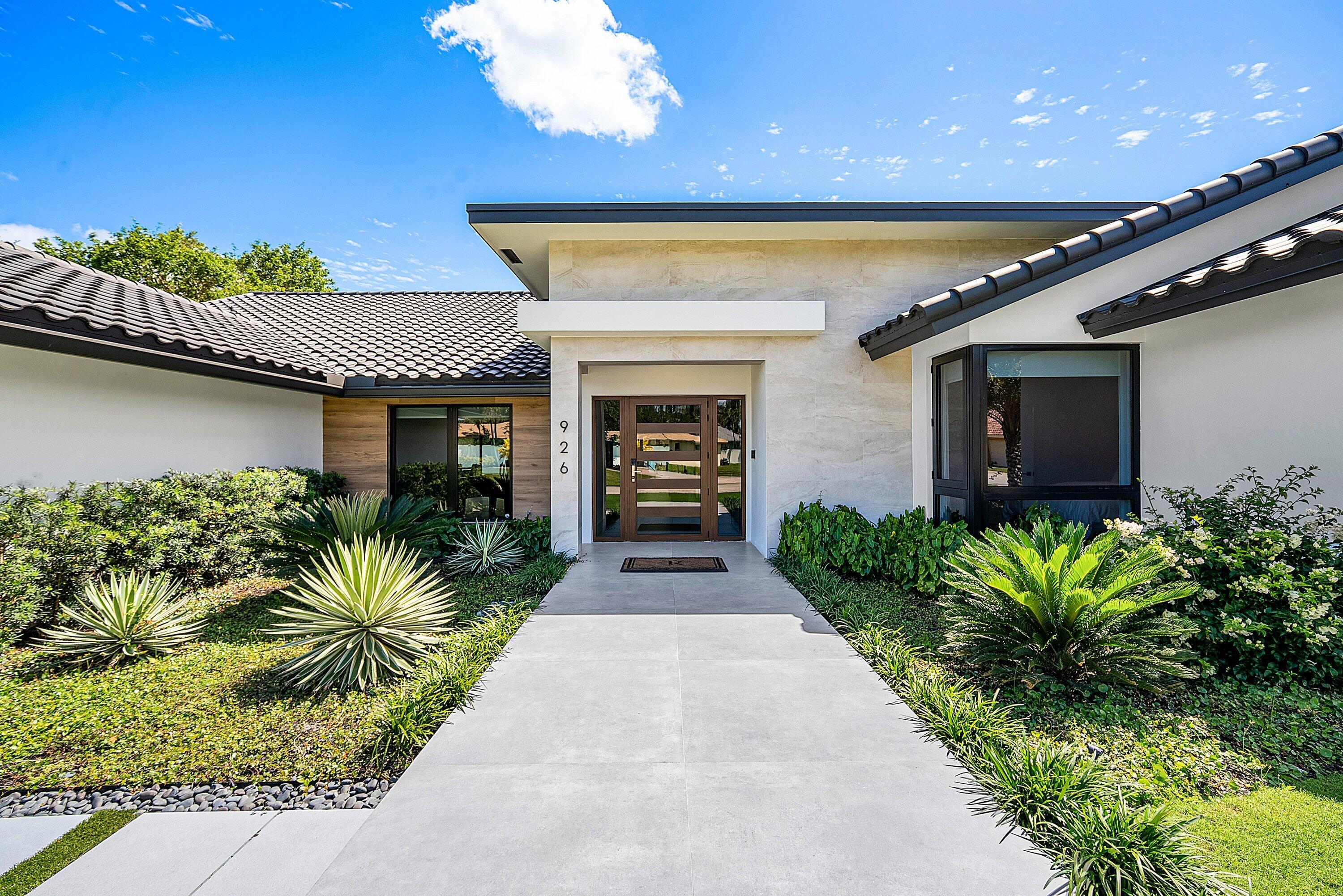 926 SW 35th Court