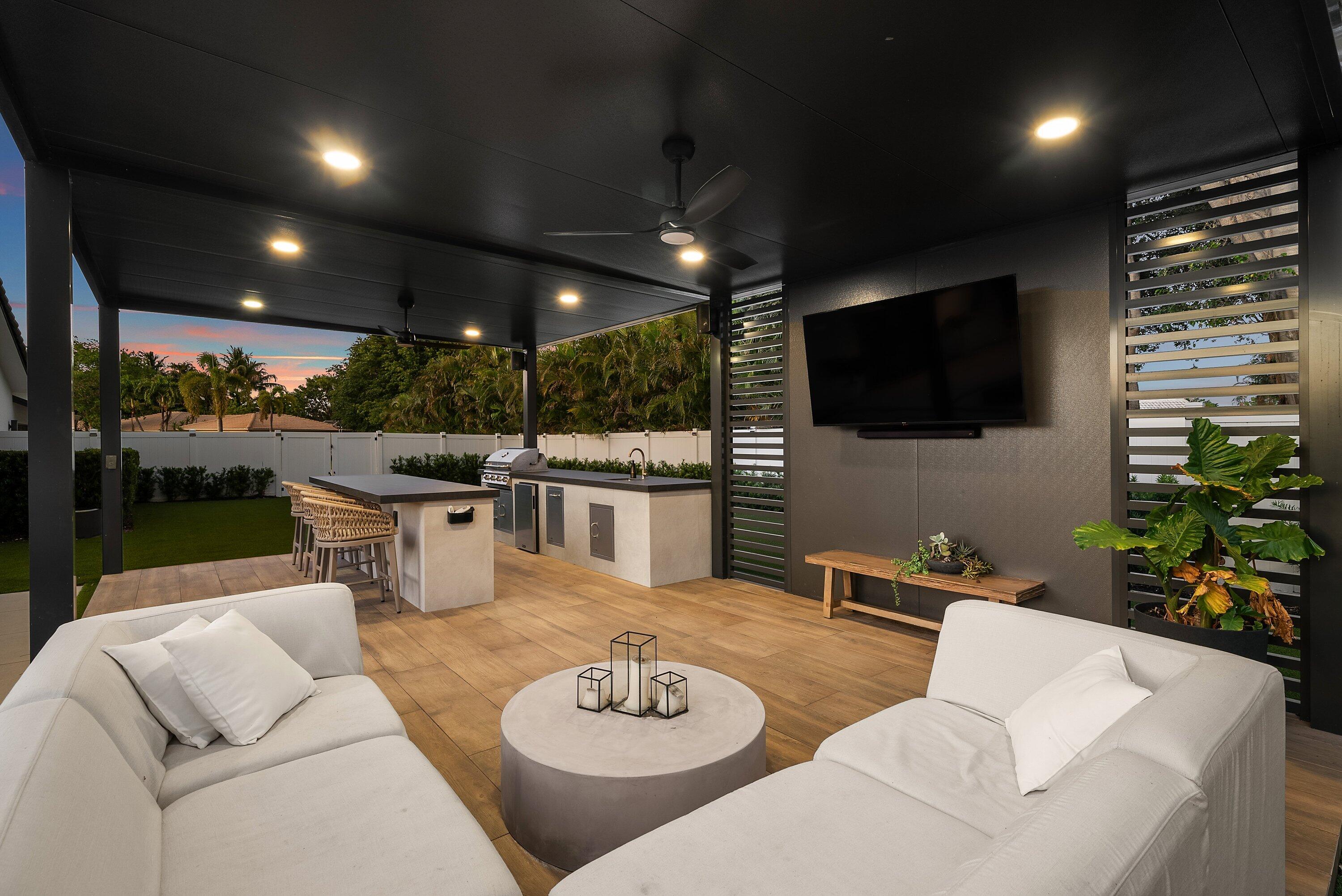 926 SW 35th Court