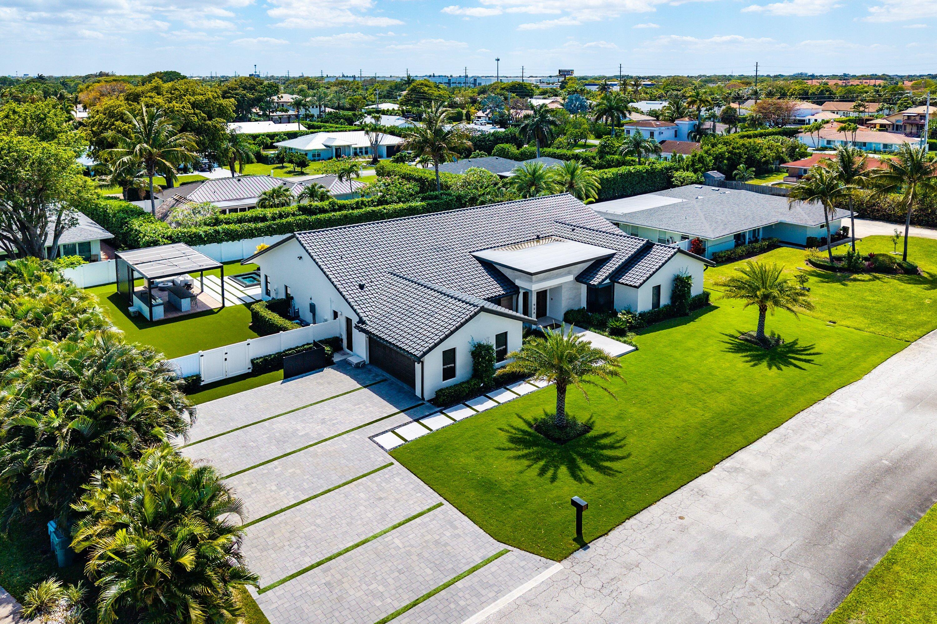 926 SW 35th Court