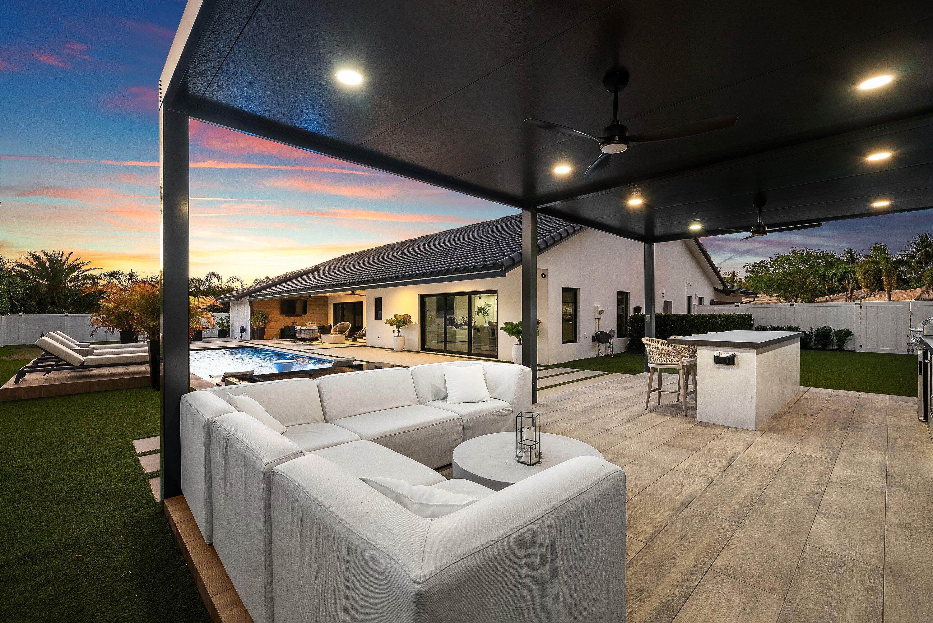926 SW 35th Court