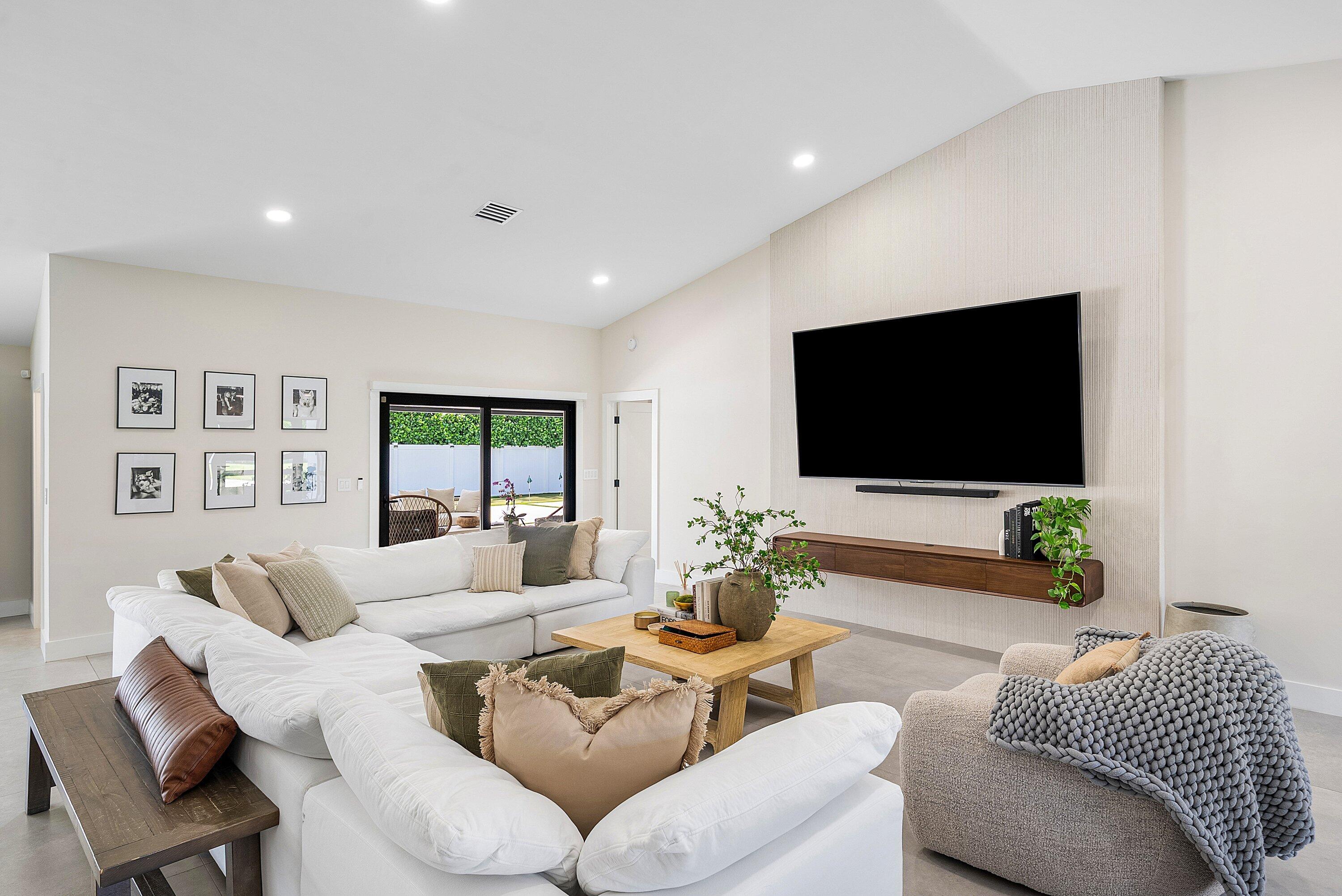 926 SW 35th Court