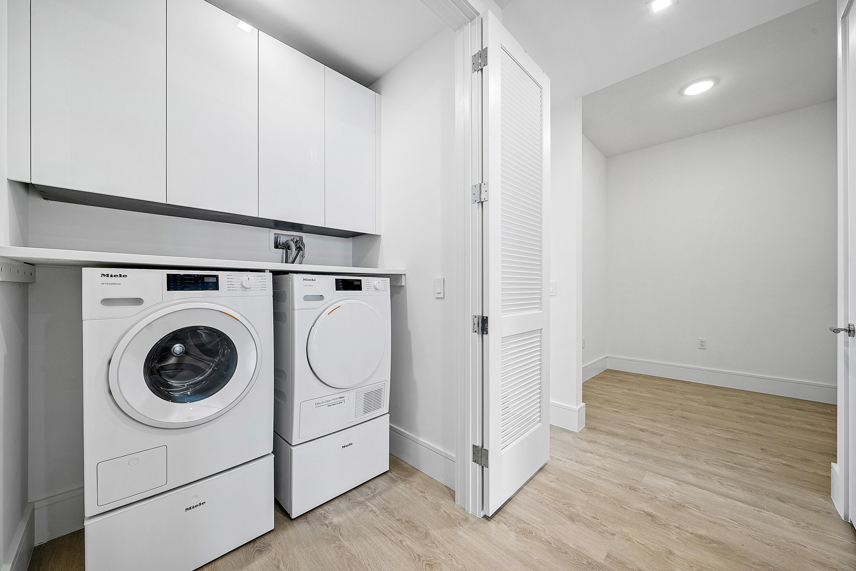 220 Lake Shore Drive 1508