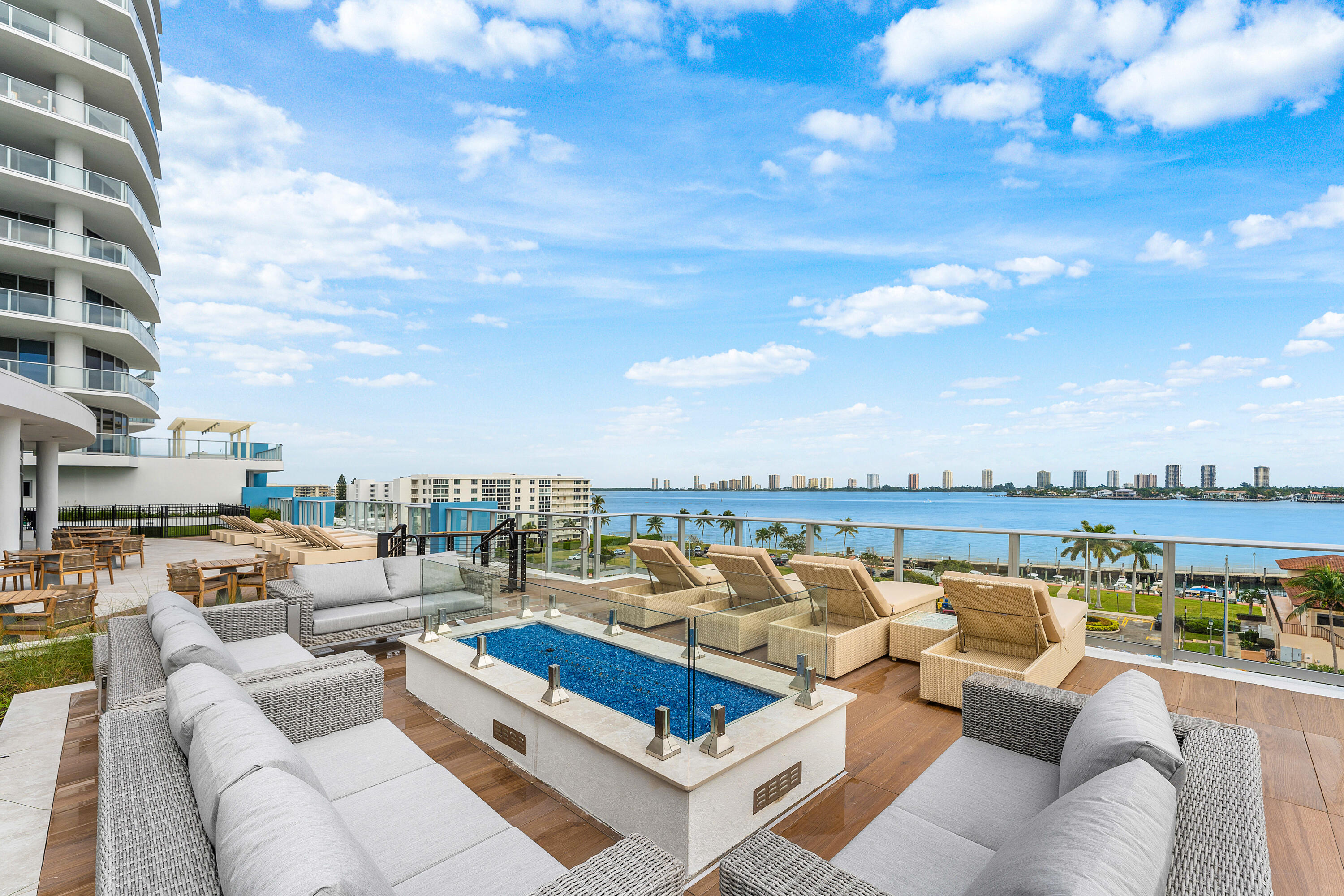 220 Lake Shore Drive 1508