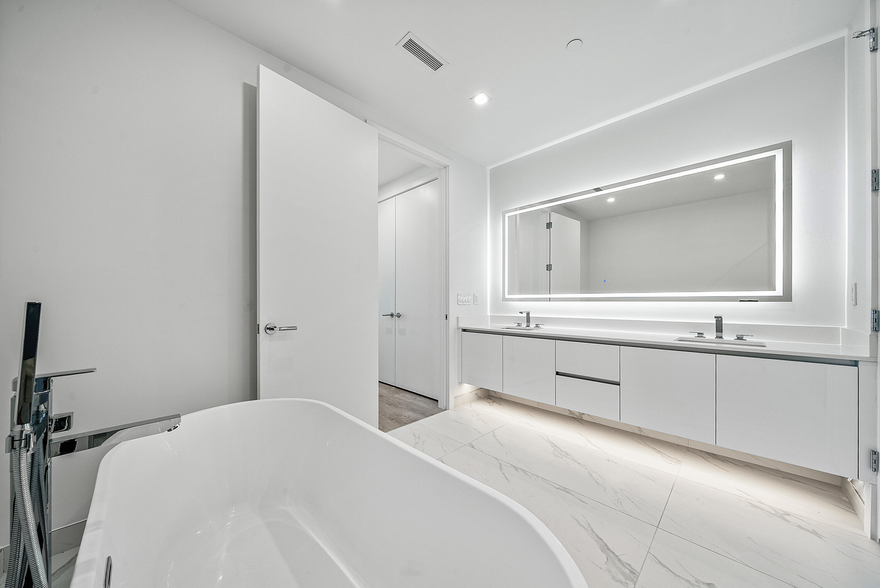 220 Lake Shore Drive 1508