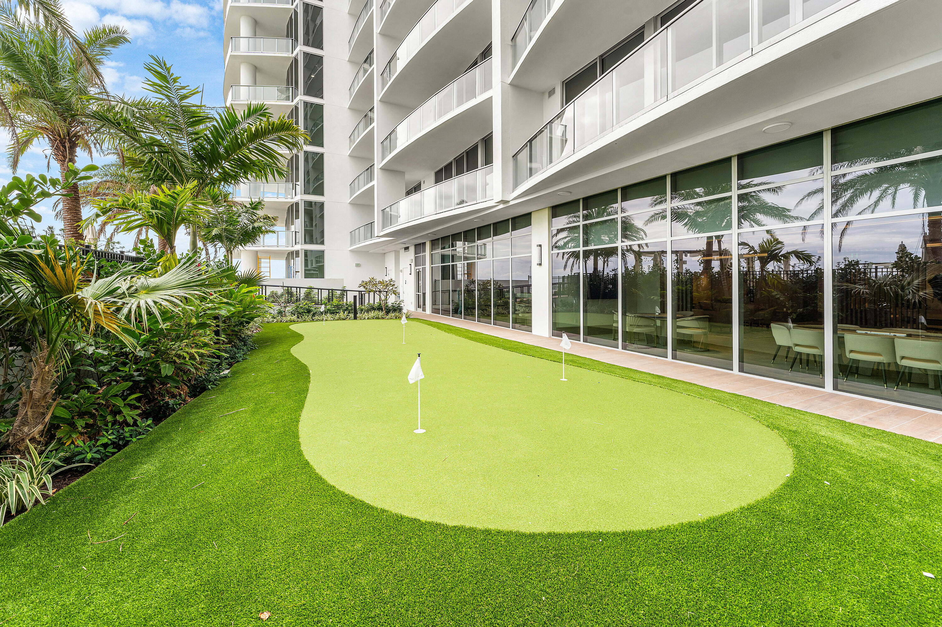 220 Lake Shore Drive 1508