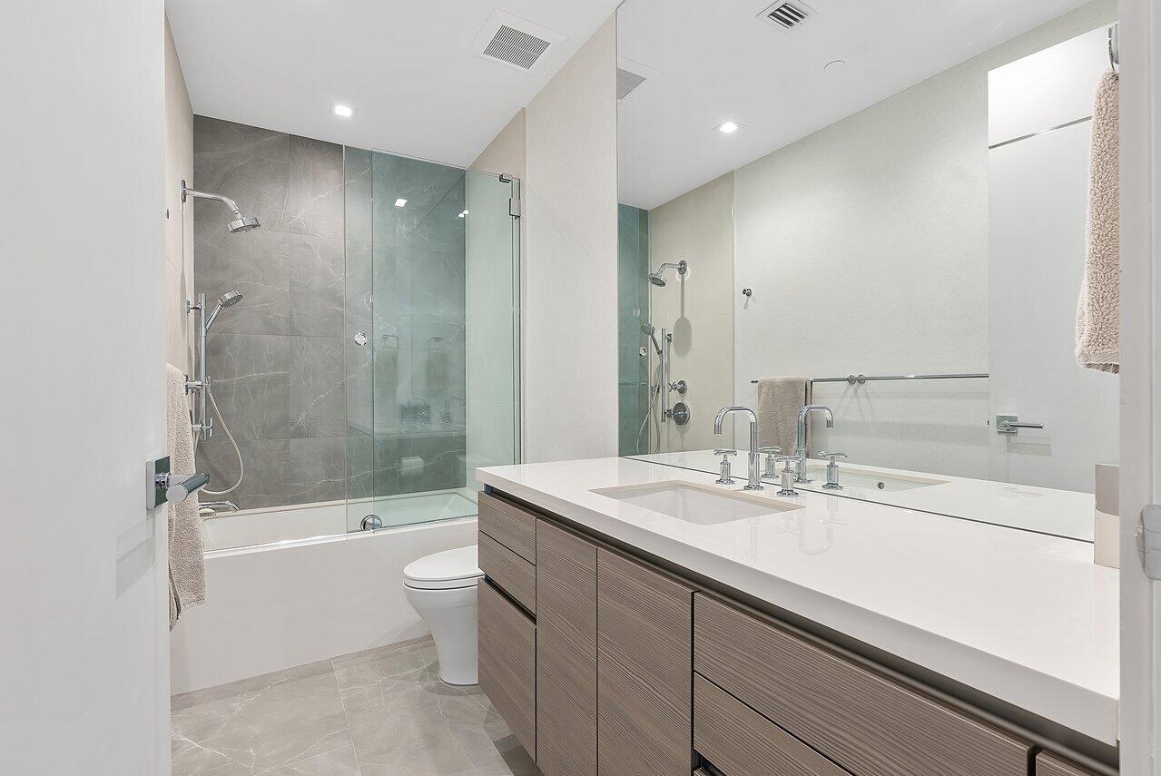 1901 S Ocean Boulevard 10