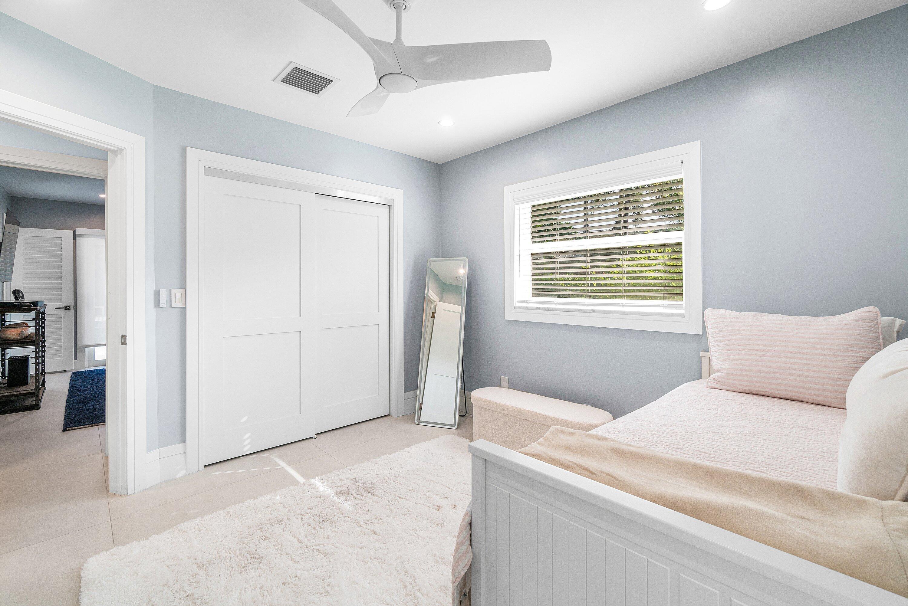 917 SW 36th Court