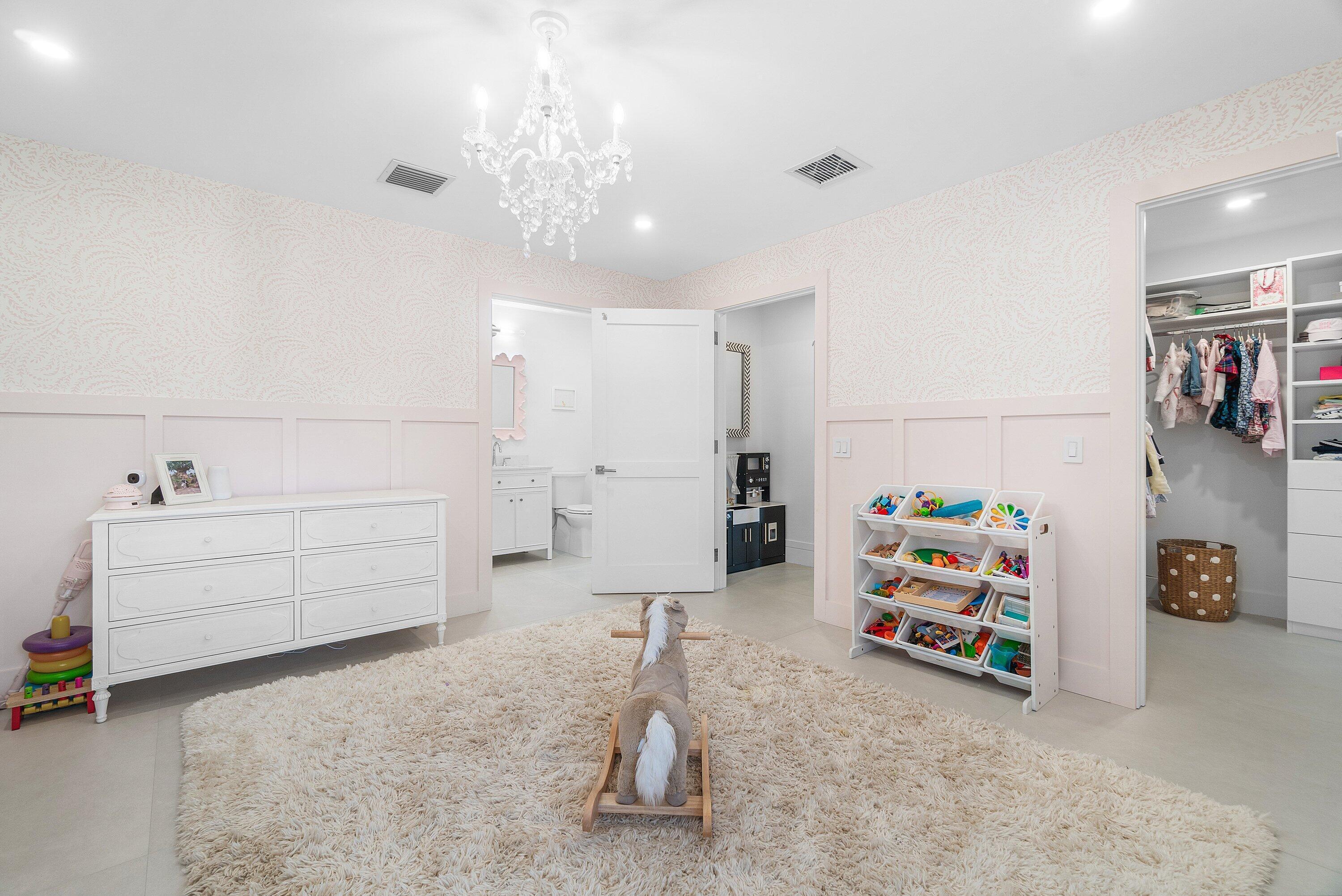 917 SW 36th Court
