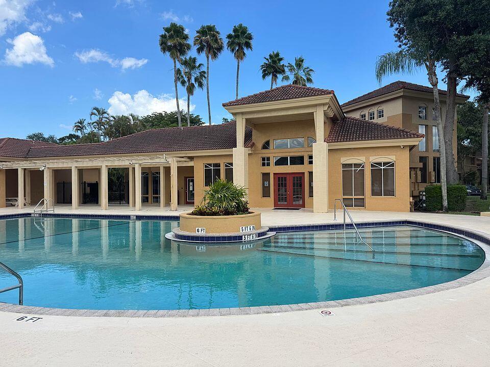 4823 Via Palm Lakes 1322