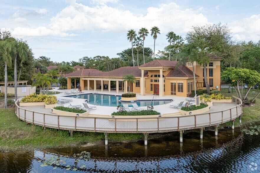 4823 Via Palm Lakes 1322