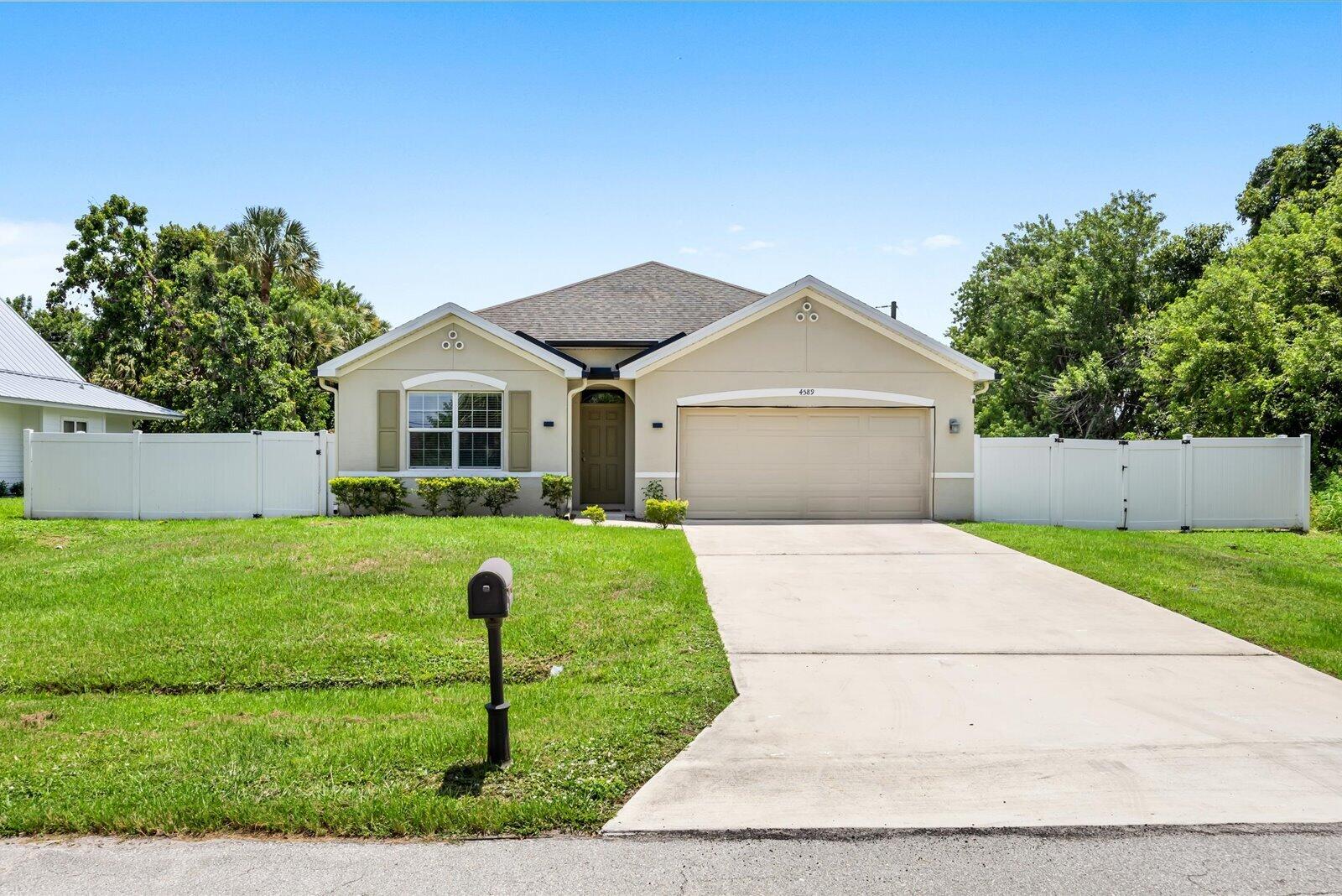 4589 SW Uleta Street, Port St. Lucie