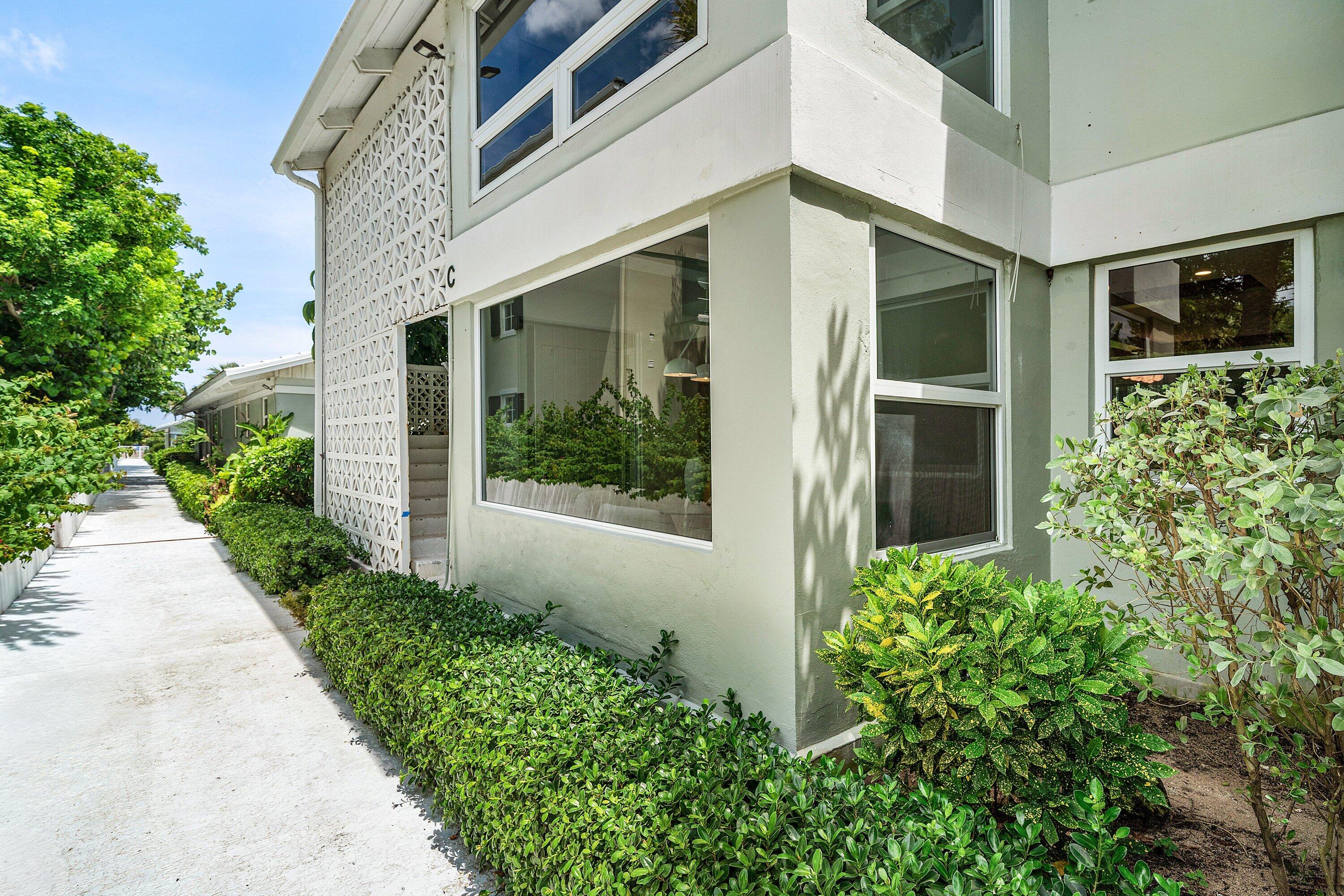 320 S OCEAN Boulevard LC