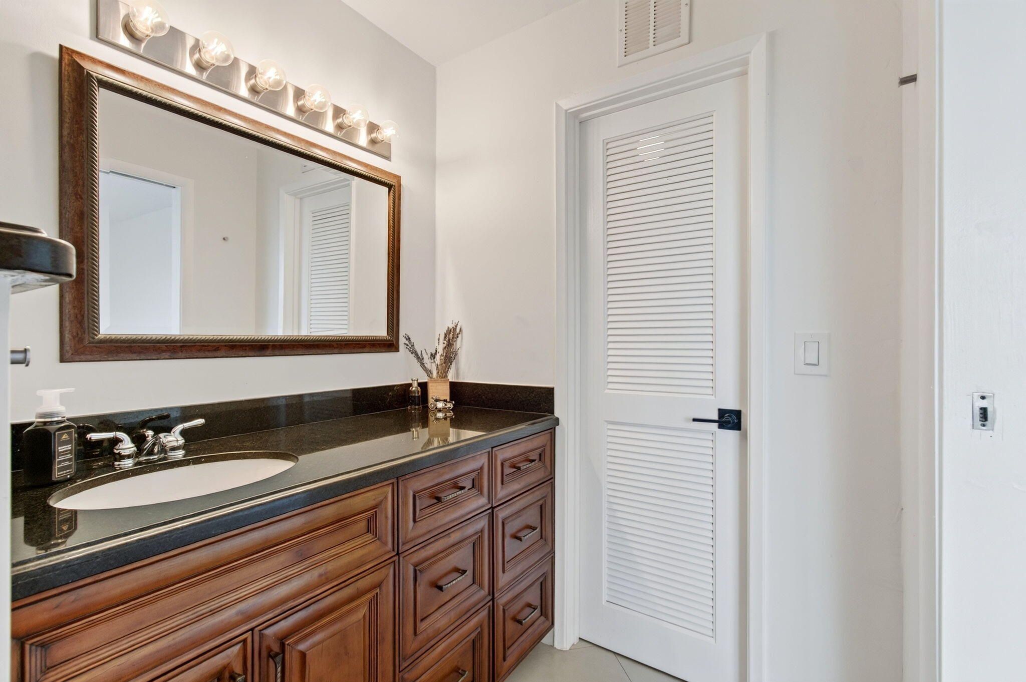 825 Egret Circle 504