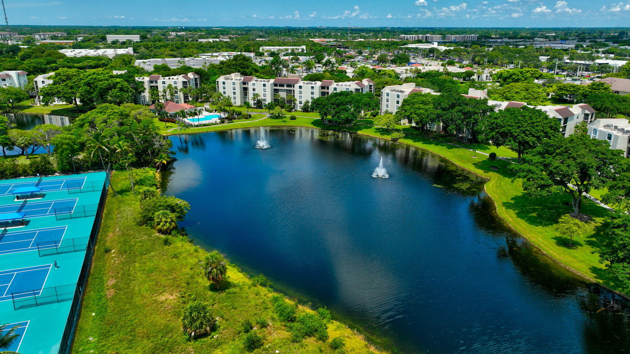 825 Egret Circle 504